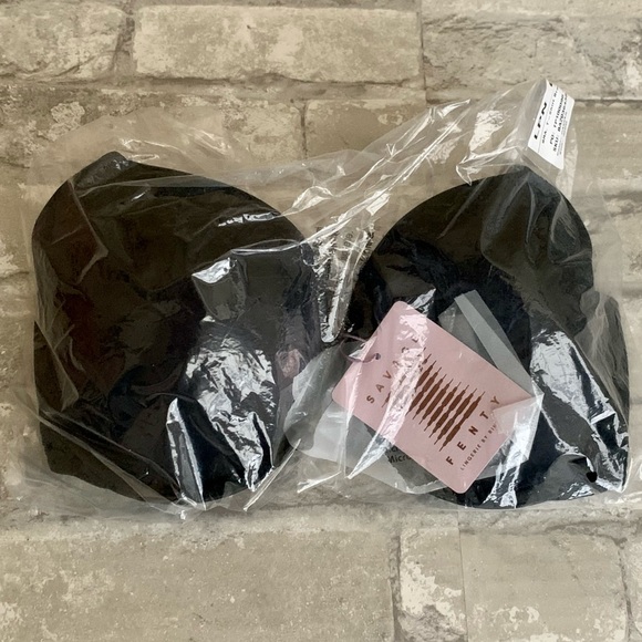 SAVAGE X FENTY: Core Microfiber T-Shirt Bra - Picture 9 of 12